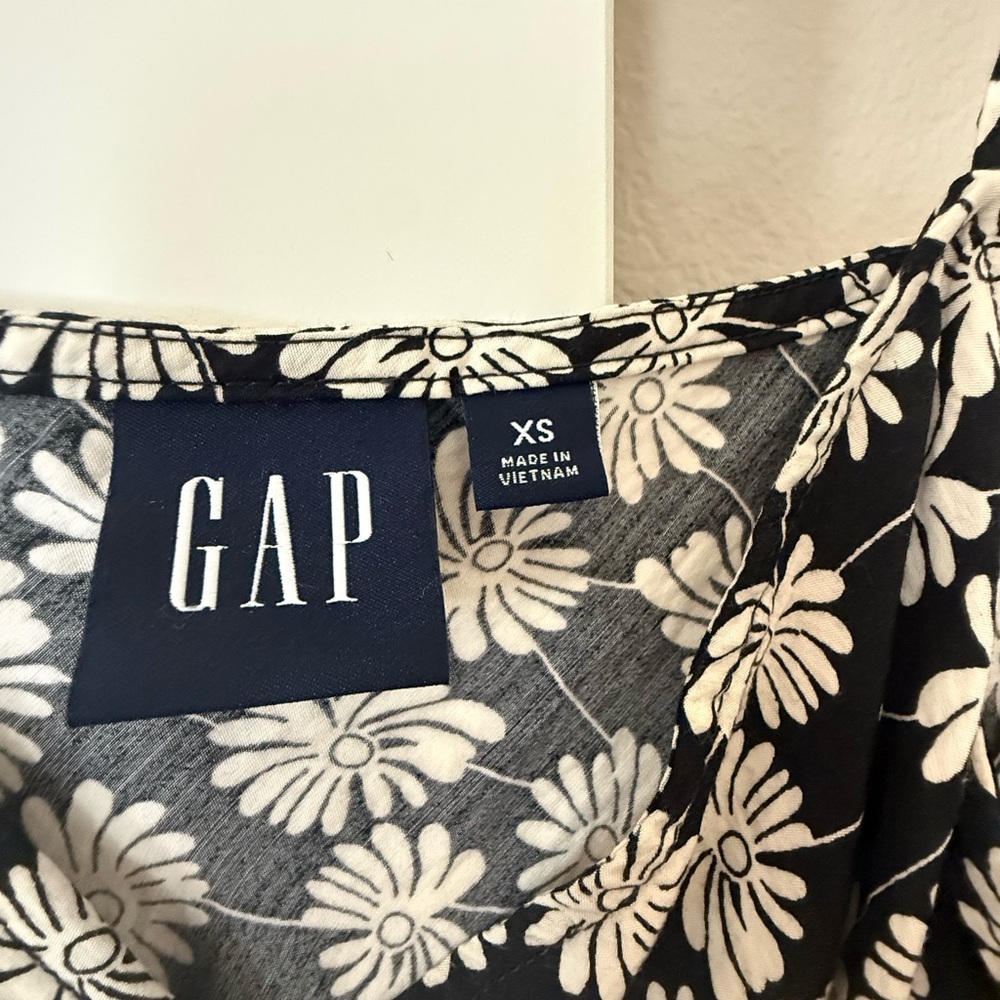 GAP Black Maxi Dress with White Daisy Print - Picture 3 of 3